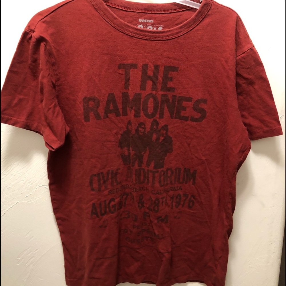 The Ramones red mens vintage T-shirt size medium